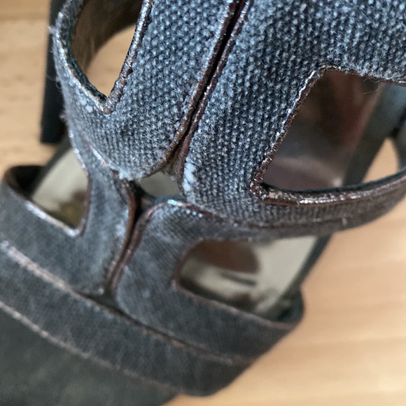 Beautiful Tory Burch Heels - Picture 3 of 4